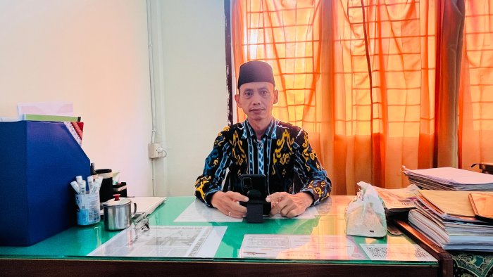 Waka Humas Dorong Optimalisasi Website dan Media Sosial MAN 2 Kota Jambi Waka Humas Dorong Optimalisasi Website dan Media Sosial MAN 2 Kota Jambi