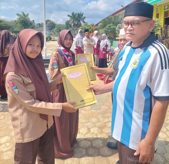 Pengumuman Juara Umum Sekaligus Juara Kelas MTsN 4 Tebo Semester Genap Tahun Ajaran 2025/2026. Pengumuman Juara Umum Sekaligus Juara Kelas MTsN 4 Tebo Semester Genap Tahun Ajaran 2025/2026.