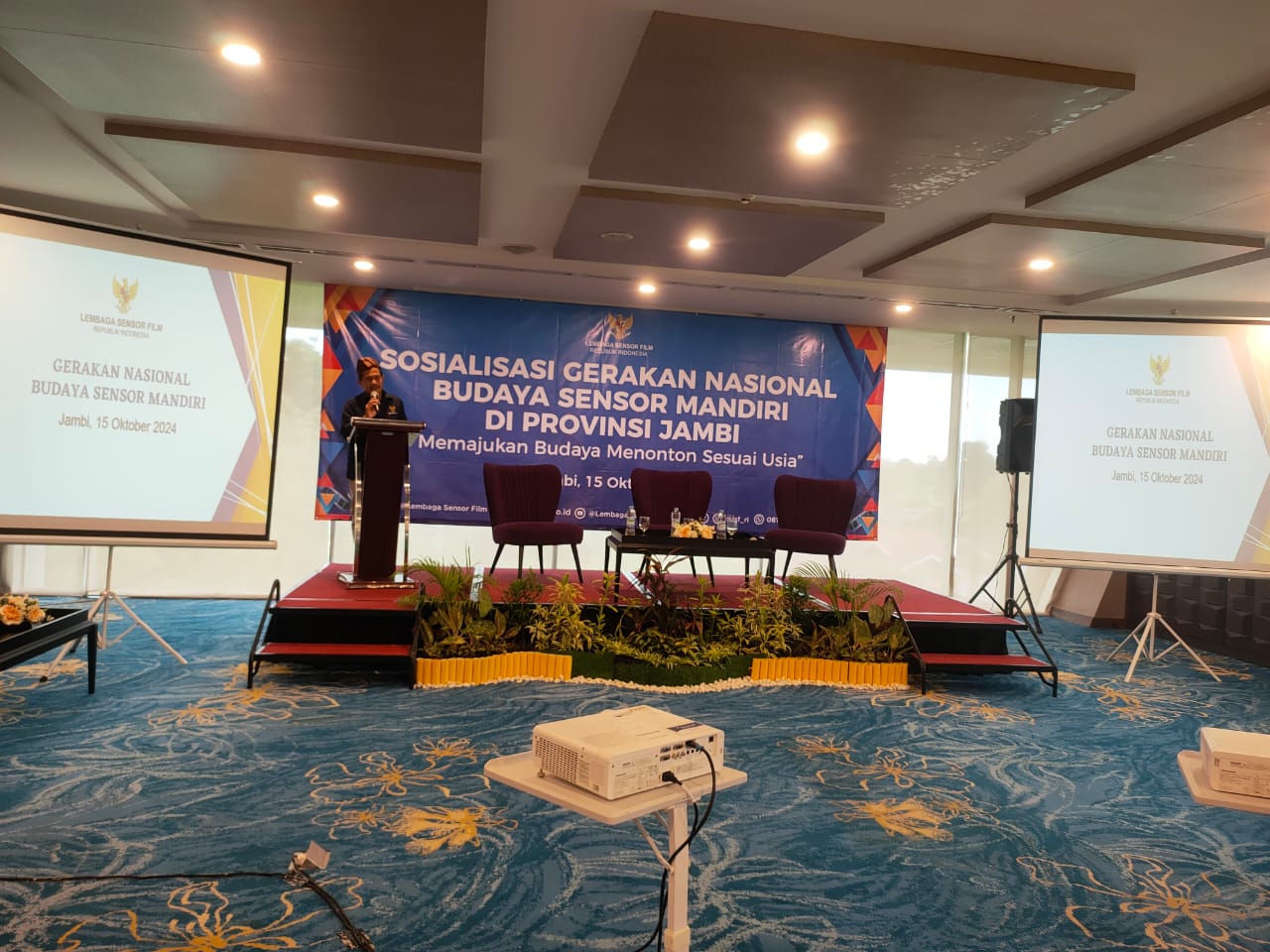 Guru MAN 2 Kota Jambi Ikuti Sosialisasi Gerakan Nasional Budaya Sensor Mandiri: Memajukan Budaya Menonton Sesuai Usia Guru MAN 2 Kota Jambi Ikuti Sosialisasi Gerakan Nasional Budaya Sensor Mandiri: Memajukan Budaya Menonton Sesuai Usia