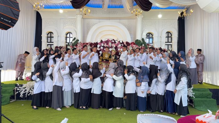 Keluarga MAN 1 Kerinci Hadiri Akad Nikah Guru Dhandi Wahyudi