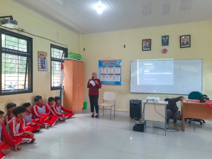 Peserta Didik MTsN 1 Bungo Antusias Simak Penyuluhan Napza Bersama Kak Lia dari Dinkes Bungo