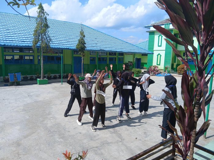 Paskibra Binaan MAN 1 Kerinci terus berkomitmen melakukan pembinaan berkelanjutan demi mencetak generasi yang disiplin Paskibra Binaan MAN 1 Kerinci terus berkomitmen melakukan pembinaan berkelanjutan demi mencetak generasi yang disiplin