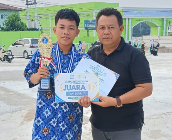 M Nur Hafiz Juara Olimpiade Bahasa Arab Provinsi Jambi M Nur Hafiz Juara Olimpiade Bahasa Arab Provinsi Jambi