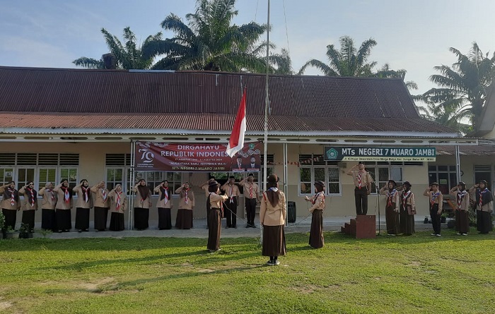 Upacara Hari Pramuka yang ke-63, kamad MTsN 7: Selaraskan Dasa Dharma pertama dengan Sila Ketuhanan yang Maha Esa Upacara Hari Pramuka yang ke-63, kamad MTsN 7: Selaraskan Dasa Dharma pertama dengan Sila Ketuhanan yang Maha Esa