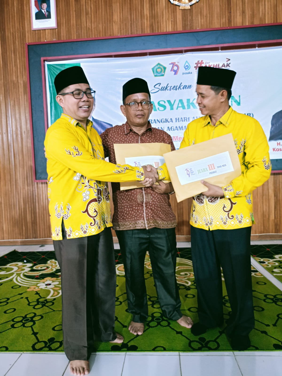 ALHAMDULILLAH MTsN 2 BUNGO BORONG HADIAH DLAM BERBAGAI CABANG LOMBA DALAM MEMERIAHKAN HAB ALHAMDULILLAH MTsN 2 BUNGO BORONG HADIAH DLAM BERBAGAI CABANG LOMBA DALAM MEMERIAHKAN HAB