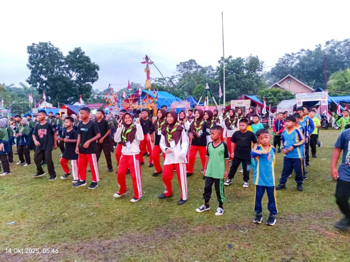 Bangkitkan Semangat Pagi: Kontingen Pramuka MADTSANESA Ikuti Senam Massal di Bumi Perkemahan