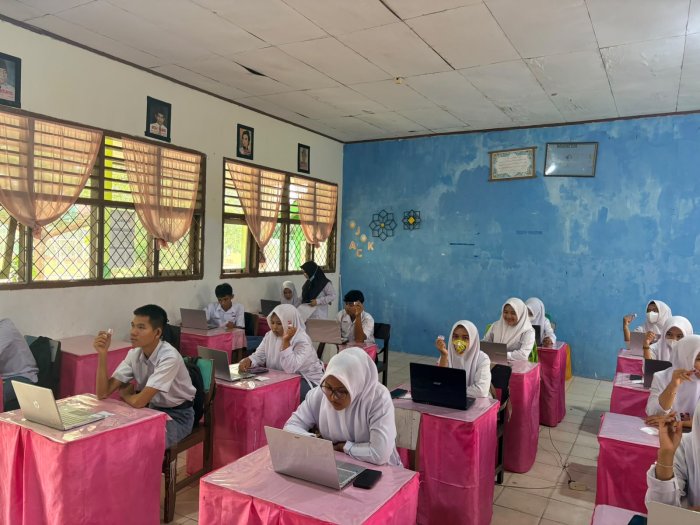 Sigap Atasi Kendala, Proktor dan Teknisi Sukseskan Gladi TKA 2026 Sesi Pertama di MAN 2 Bungo Sigap Atasi Kendala, Proktor dan Teknisi Sukseskan Gladi TKA 2026 Sesi Pertama di MAN 2 Bungo