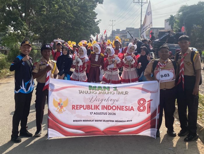 MAN 1 Tanjung Jabung Timur Sukses Ikuti Pawai Pembangunan di Kecamatan Rantau Rasau