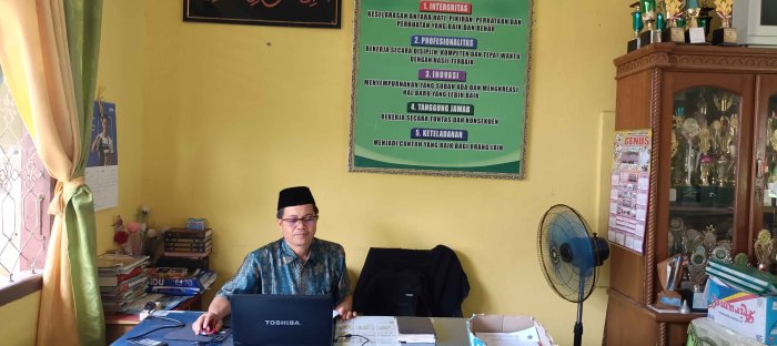 Manfaatkan Libur Semester, Waka Kurikulum MTsN 2 Bungo Sigap Rampungkan Jadwal Pelajaran Baru Manfaatkan Libur Semester, Waka Kurikulum MTsN 2 Bungo Sigap Rampungkan Jadwal Pelajaran Baru