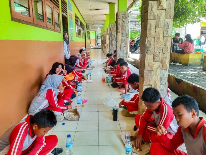 Makan Bersama Anggota Pramuka, Pembina Pramuka MTsN 1 Bungo: Wujud Solidaritas