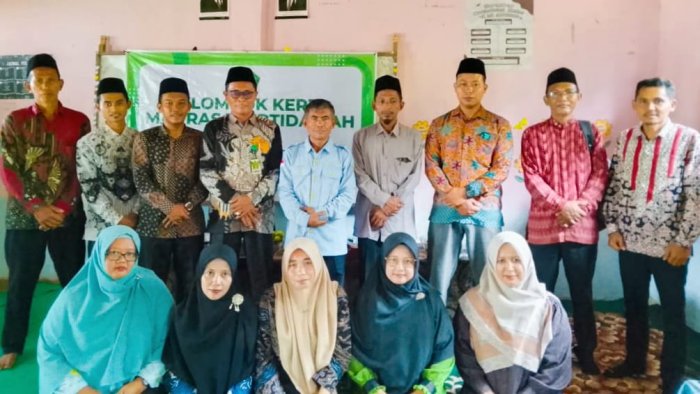 Kepala MIN 4 Tebo Pimpin Pertemuan KKMI Wilayah Barat Kepala MIN 4 Tebo Pimpin Pertemuan KKMI Wilayah Barat