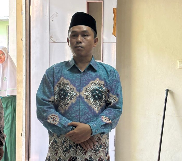 Andi Asfiron Tekad Siapkan Layanan Terbaik untuk Peserta OMI 2025 di MAN 2 Kota Jambi Andi Asfiron Tekad Siapkan Layanan Terbaik untuk Peserta OMI 2025 di MAN 2 Kota Jambi