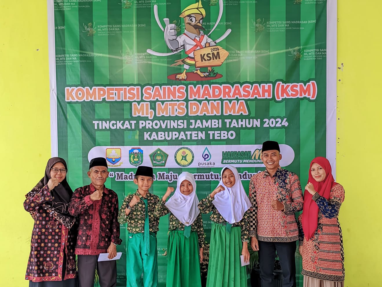 Kompak dan Sportif! Regu CERIA MIN 4 Tebo Berjuang di KSM Tingkat Provinsi Penuh Semangat Kompak dan Sportif! Regu CERIA MIN 4 Tebo Berjuang di KSM Tingkat Provinsi Penuh Semangat