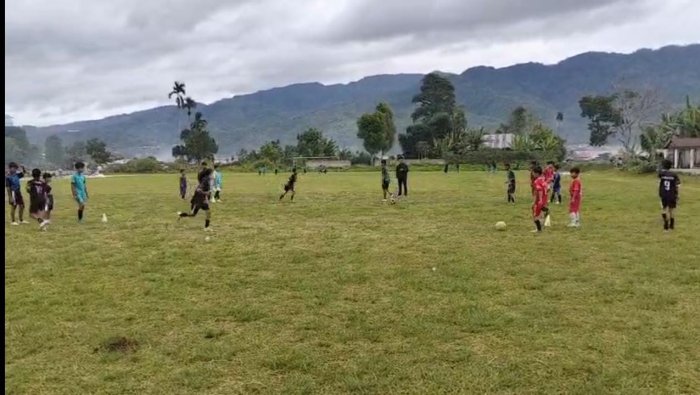 Jelang Pertandingan Antar SD, Tim Siswa MIN 3 Kerinci Intensifkan Latihan Jelang Pertandingan Antar SD, Tim Siswa MIN 3 Kerinci Intensifkan Latihan