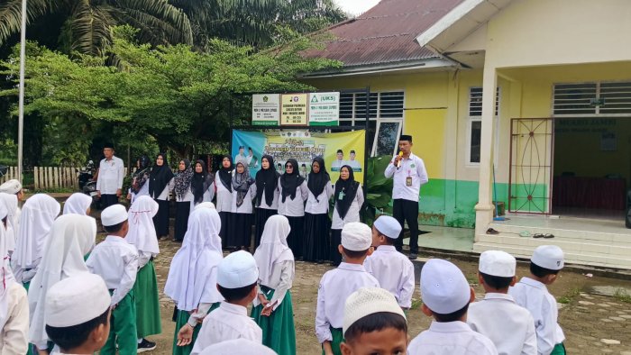 Bapak Kepala MIN 1 Muaro Jambi Pimpin Apel Pagi Senin Bapak Kepala MIN 1 Muaro Jambi Pimpin Apel Pagi Senin