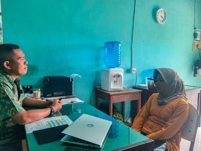 Penguatan Hafalan Surah: Waka Kesiswaan MTsN 1 Bungo Bimbing Langsung Praktik Tahsin Penguatan Hafalan Surah: Waka Kesiswaan MTsN 1 Bungo Bimbing Langsung Praktik Tahsin