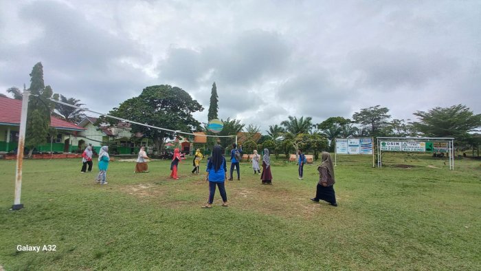 Guru MAN 2 Bungo Matangkan Persiapan Jelang Lomba Voli HAB Kemenag ke-80 Guru MAN 2 Bungo Matangkan Persiapan Jelang Lomba Voli HAB Kemenag ke-80