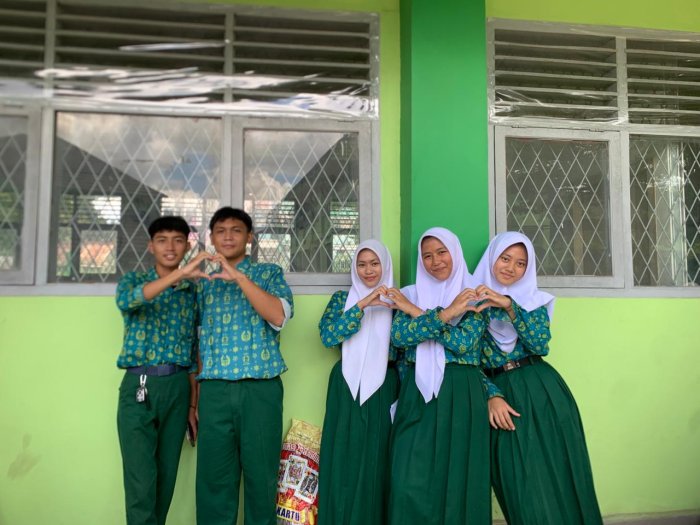 Cerita Zahra dan Ola Antusias Lakukan Monitoring dan Pemilahan Sampah dalam Kegiatan P5RA