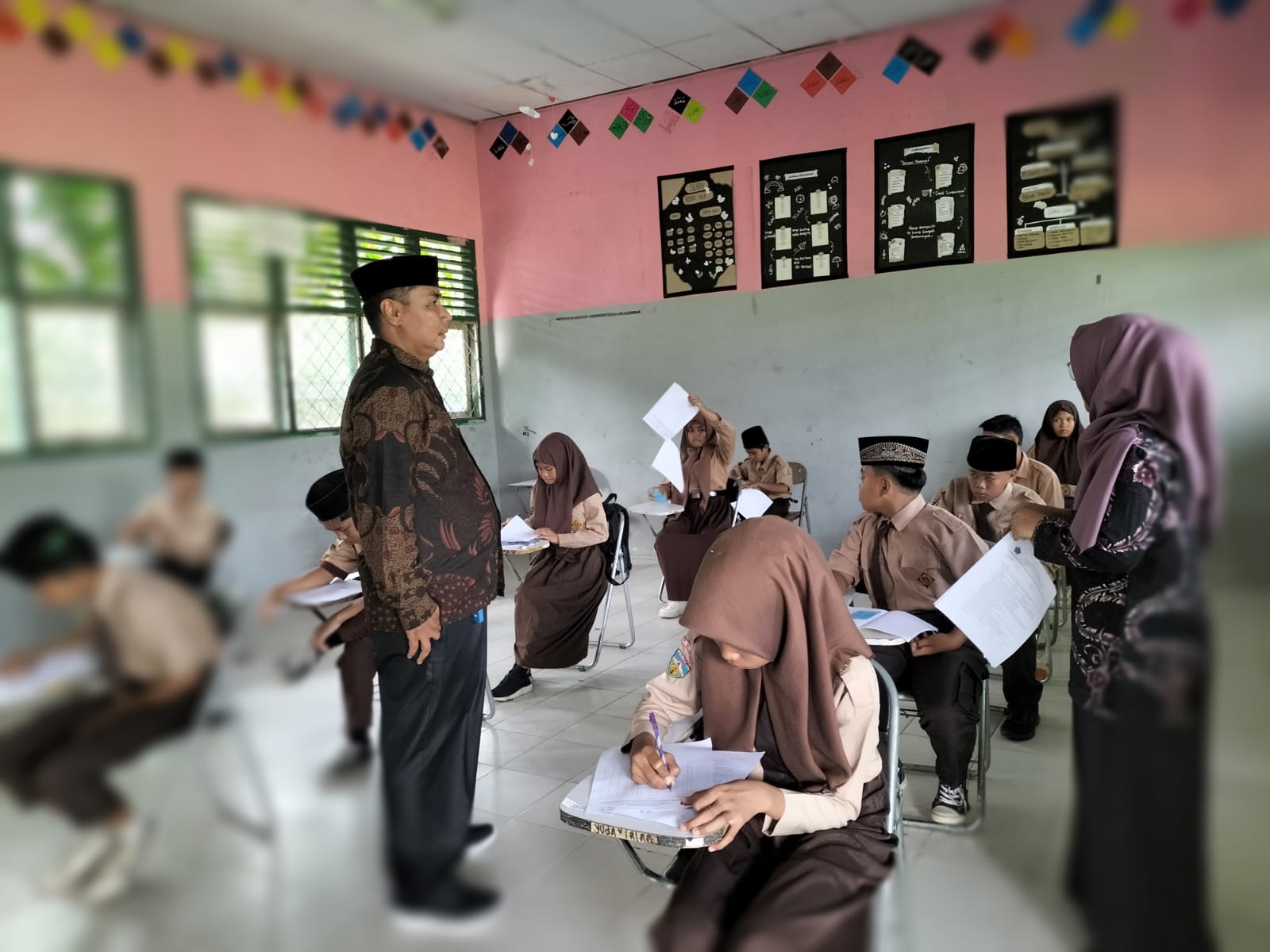 Kepala Madrasah Pantau Pelaksanaan SAS MTsN 5 Tebo Kepala Madrasah Pantau Pelaksanaan SAS MTsN 5 Tebo