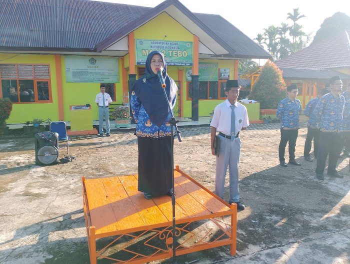 Tingkatkan Iman dan Peduli Alam, MAN 2 Tebo Gelar Upacara Senin Bertema Lingkungan dan Keagamaan Tingkatkan Iman dan Peduli Alam, MAN 2 Tebo Gelar Upacara Senin Bertema Lingkungan dan Keagamaan