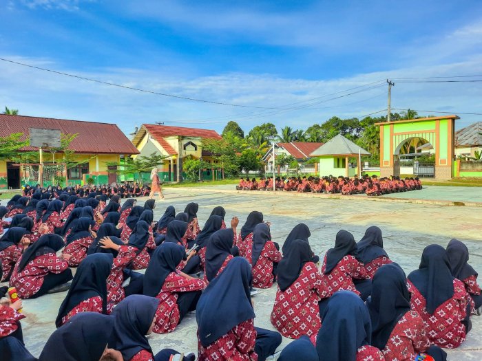 Pengajian Rutin dan Hafalan Surah MTsN 1 Bungo Tingkatkan Keimanan Peserta Didik Pengajian Rutin dan Hafalan Surah MTsN 1 Bungo Tingkatkan Keimanan Peserta Didik