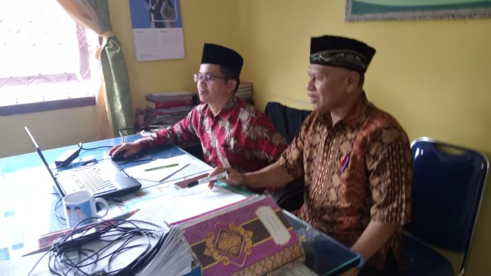 Matangkan Persiapan Agenda Besar, Dua Tokoh Senior MTsN 2 Bungo Duduk Bersama Susun Program Kerja