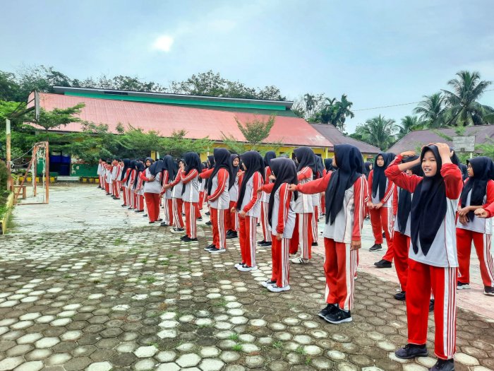Usai ASAS 2025, MTsN 1 Bungo Wujudkan Cinta Kebersihan Menuju Madrasah ASRI Usai ASAS 2025, MTsN 1 Bungo Wujudkan Cinta Kebersihan Menuju Madrasah ASRI