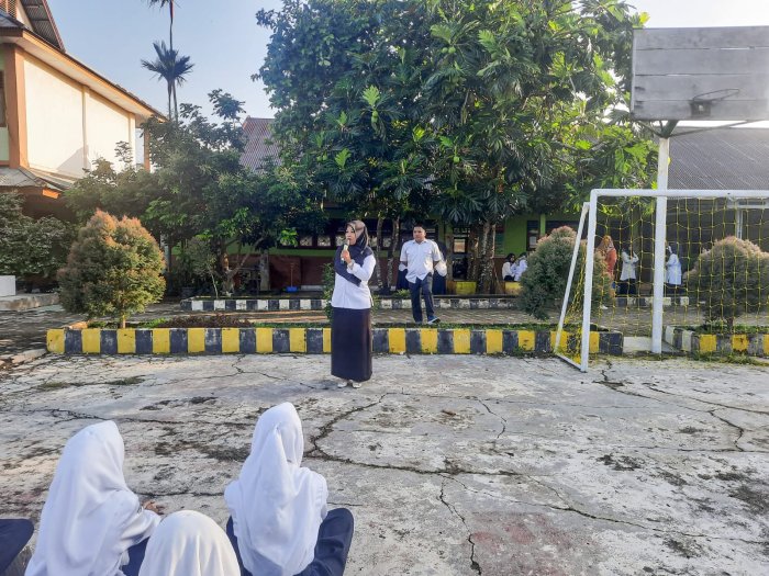 Semangat Baru di Pagi Hari: Waka Kurikulum MTsN 1 Bungo Tekankan Kualitas Pembelajaran dan Kesiapan PORSENI 2026 Semangat Baru di Pagi Hari: Waka Kurikulum MTsN 1 Bungo Tekankan Kualitas Pembelajaran dan Kesiapan PORSENI 2026
