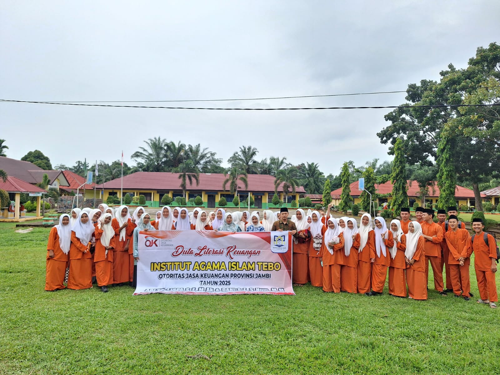 OJK PROVINSI JAMBI  EDUKASI KEUANGAN DI MAN 2 TEBO