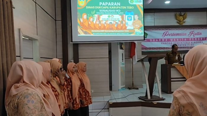 Lantunkan Shalawat Busyro, Grup DWP Sub Unit MIN 4 Tebo Sukses Tampil pada Pertemuan Rutin DWP Kemenag Tebo
