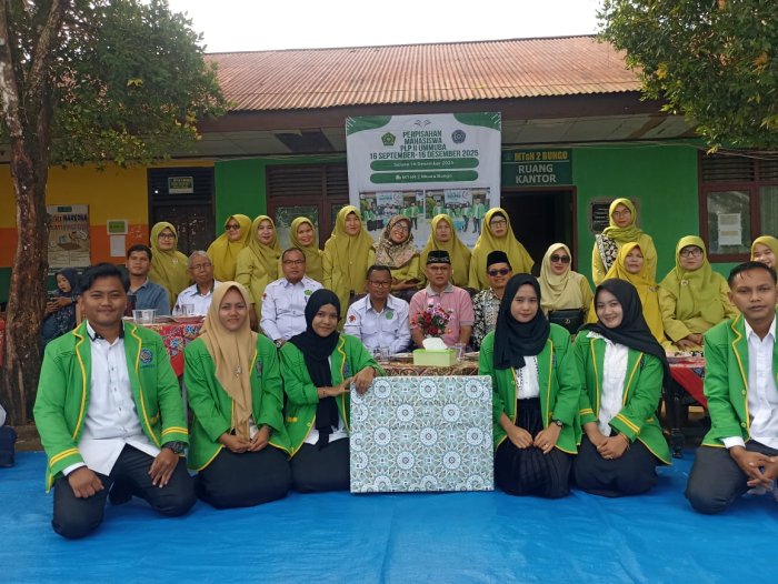 MTsN 2 Muara Bungo Lepas Mahasiswa PLP II UMMUBA MTsN 2 Muara Bungo Lepas Mahasiswa PLP II UMMUBA