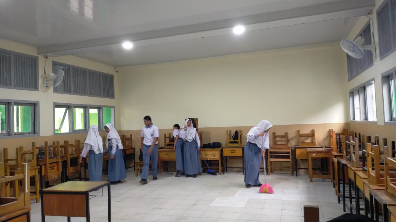 Inisiatif XI IIS 2 MAN 2 Kota Jambi Wujudkan BERSERI!