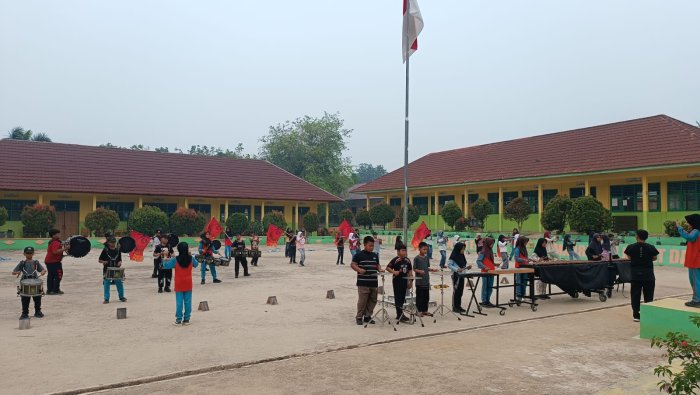Personel Marching Band MIN 4 Tebo Kebut Latihan dan Adaptasi Instrumen Baru Jelang Festival