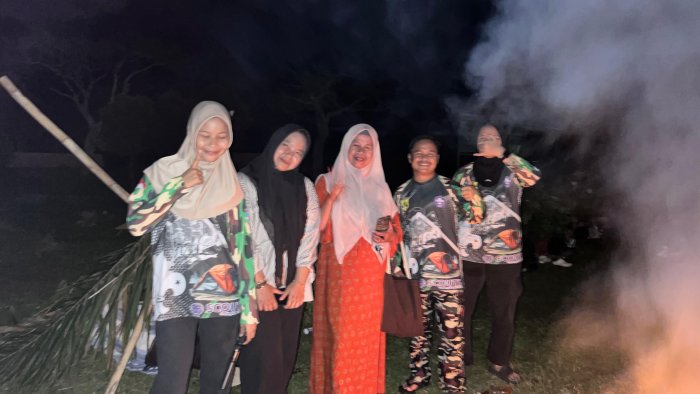 Ibu Sri Herlina, S.Pd.I Pembina Pramuka Laksanakan Pembinaan Uji Nyali bagi Bintara Pramuka MAN 2 Bungo Ibu Sri Herlina, S.Pd.I Pembina Pramuka Laksanakan Pembinaan Uji Nyali bagi Bintara Pramuka MAN 2 Bungo
