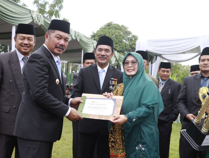 Orang Tua Makin Percaya! Ini Alasan Kuat Memilih MAN 1 Kerinci untuk Masa Depan Anak Orang Tua Makin Percaya! Ini Alasan Kuat Memilih MAN 1 Kerinci untuk Masa Depan Anak