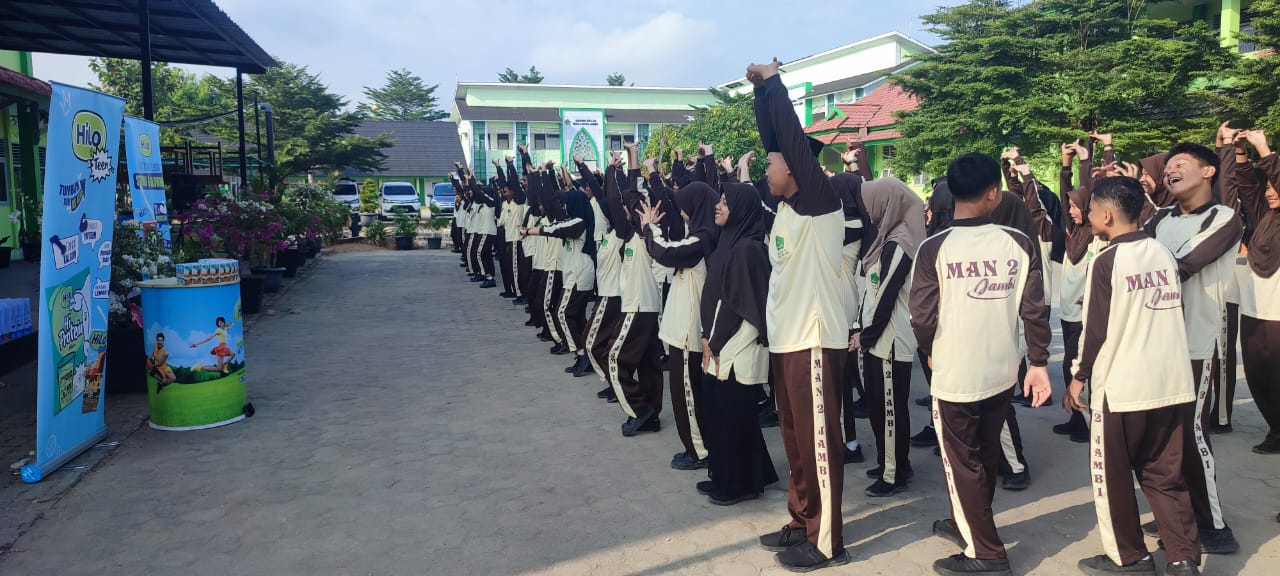 Senam Sehat Bersama Susu Hilo Meriahkan Proses KBM Penjaskes di MAN 2 Kota Jambi Senam Sehat Bersama Susu Hilo Meriahkan Proses KBM Penjaskes di MAN 2 Kota Jambi