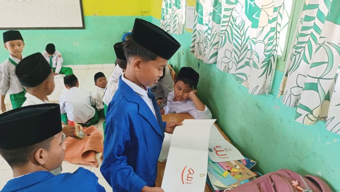 Keakraban Lintas Generasi: Santri Darul Ulum Alumni MIN 4 Tebo Disambut Hangat Adik Kelas