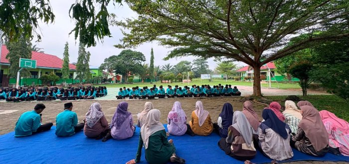 Bangun Karakter Islami, MAN 2 Bungo Gelar Yasinan Rutin Bersama Siswa dan Guru Bangun Karakter Islami, MAN 2 Bungo Gelar Yasinan Rutin Bersama Siswa dan Guru