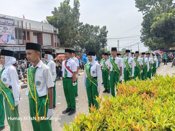 Implementasi Pancacinta Mewarnai Pawai Kemerdekaan Memeriahkan HUT Ke-81 RI Kabupaten Merangin