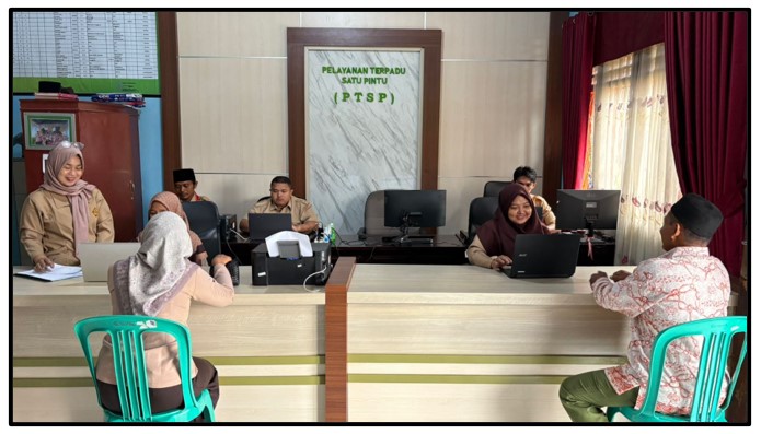 Layanan Prima! PTSP MTsN 1 Tebo Berjalan Lancar Berkat Kesigapan Staf di Bawah Bimbingan Kaur TU Layanan Prima! PTSP MTsN 1 Tebo Berjalan Lancar Berkat Kesigapan Staf di Bawah Bimbingan Kaur TU