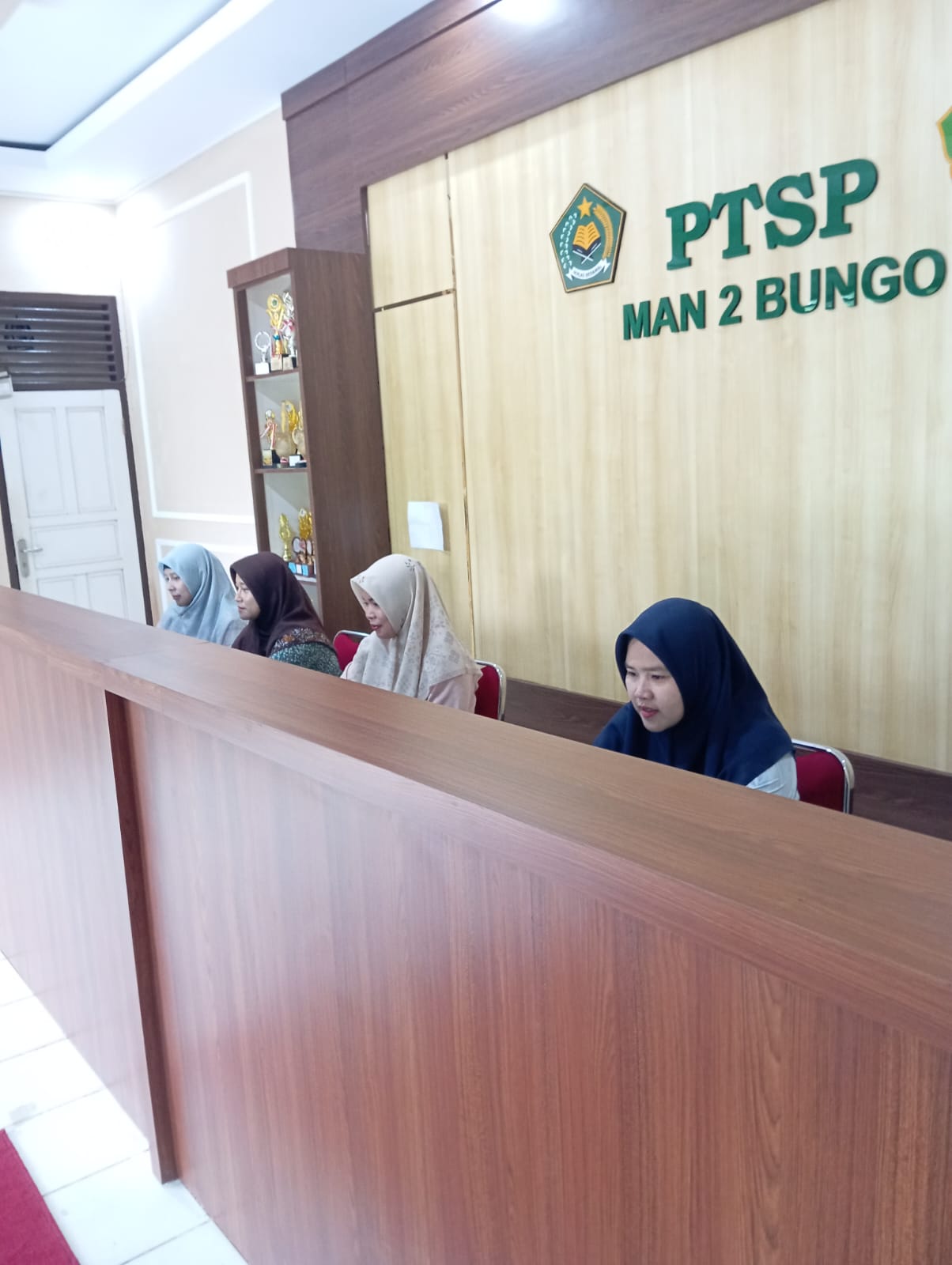 GURU DAN STAF BAIK PNS MAUPUN PPPK MAN 2 BUNGO MENGIKUTI MOOC PINTAR GURU DAN STAF BAIK PNS MAUPUN PPPK MAN 2 BUNGO MENGIKUTI MOOC PINTAR