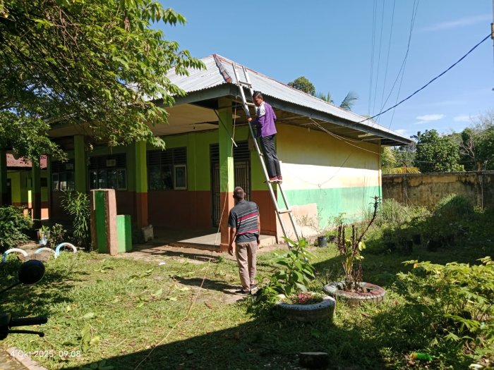 Lakukan Penataan Kabel Jaringan, MTsN 1 Bungo Tingkatkan Kualitas Pembelajaran Berbasis Digital Lakukan Penataan Kabel Jaringan, MTsN 1 Bungo Tingkatkan Kualitas Pembelajaran Berbasis Digital