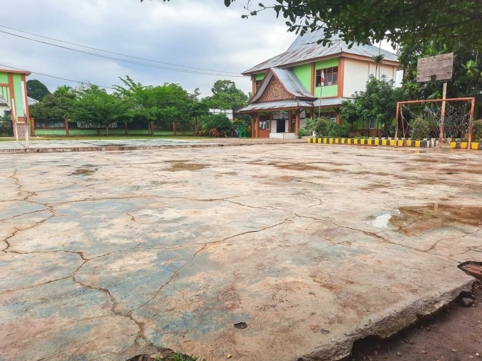 Meskipun Lapangan Basah, MTsN 1 Bungo Tetap Laksanakan Pembiasaan
