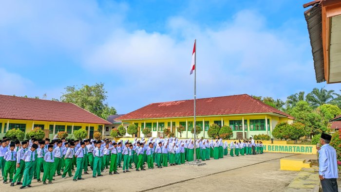 MIN 4 Tebo Gelar Apel Pembukaan Asesmen Sumatif Akhir Semester