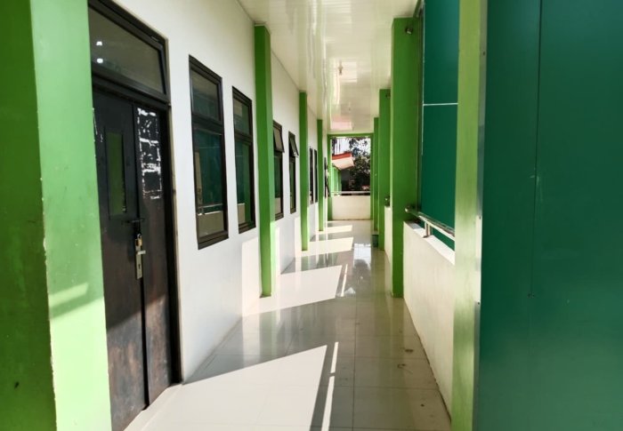 MTsN 1 Bungo Tetap Bersih Meski Akhir Pekan: Bukti Budaya Peduli Lingkungan MTsN 1 Bungo Tetap Bersih Meski Akhir Pekan: Bukti Budaya Peduli Lingkungan