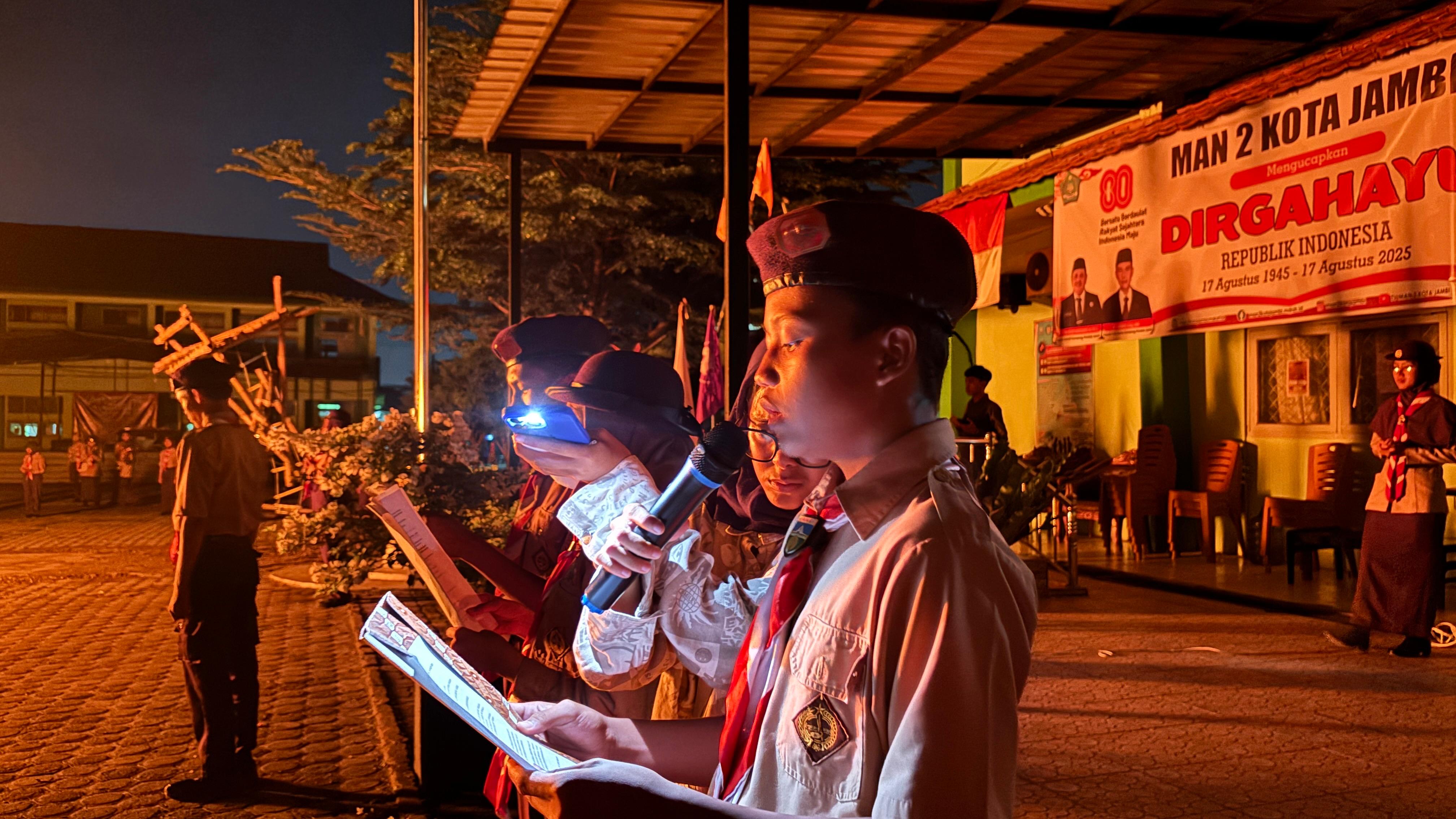 Renungan Malam Khidmat Warnai Api Unggun PTA Ambalan Sunan Kalijaga–Cut Nyak Dien MAN 2 Kota Jambi Renungan Malam Khidmat Warnai Api Unggun PTA Ambalan Sunan Kalijaga–Cut Nyak Dien MAN 2 Kota Jambi