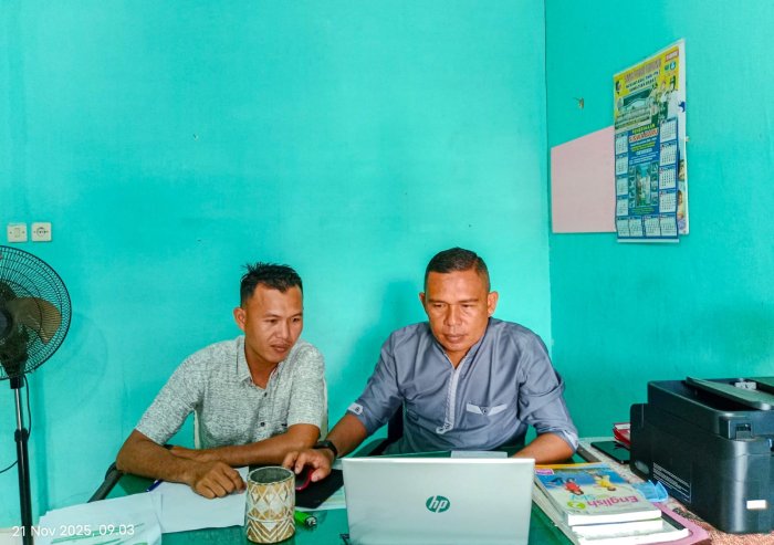 Bukti Akuntabilitas Madrasah, Staf MTsN 1 Bungo Tunjukkan Ketelitian Valid dalam Pengisian SIM Sarpras Kemenag Bukti Akuntabilitas Madrasah, Staf MTsN 1 Bungo Tunjukkan Ketelitian Valid dalam Pengisian SIM Sarpras Kemenag