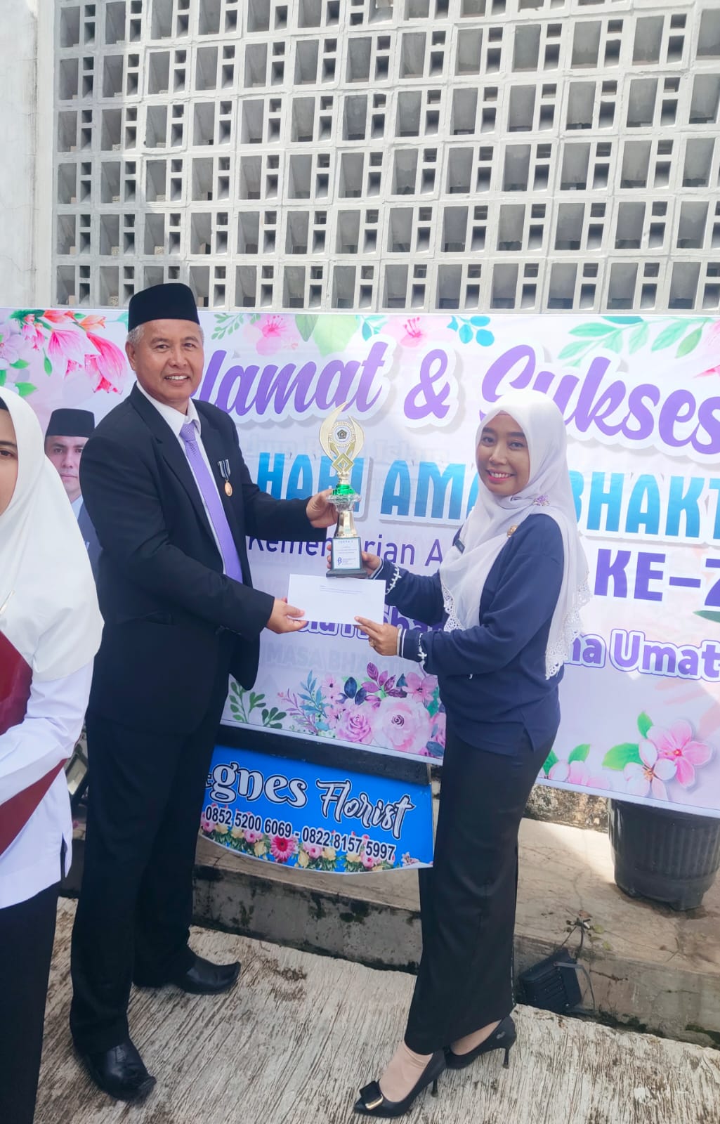 GUDANGNYA GURU BERPRESTASI 