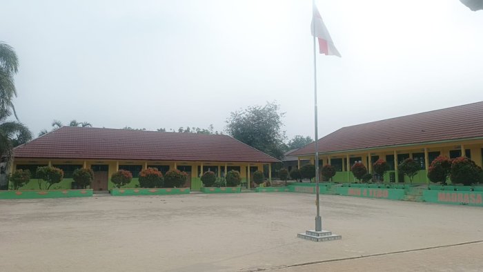Antisipasi Dampak Kabut Asap, MIN 4 Tebo Kembali Alihkan Seluruh Aktivitas ke Dalam Ruangan Antisipasi Dampak Kabut Asap, MIN 4 Tebo Kembali Alihkan Seluruh Aktivitas ke Dalam Ruangan