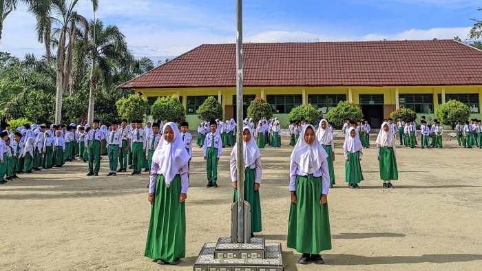 Variasi Formasi Paskibra Setiap Upacara Hari Besar di MIN 4 Tebo Variasi Formasi Paskibra Setiap Upacara Hari Besar di MIN 4 Tebo